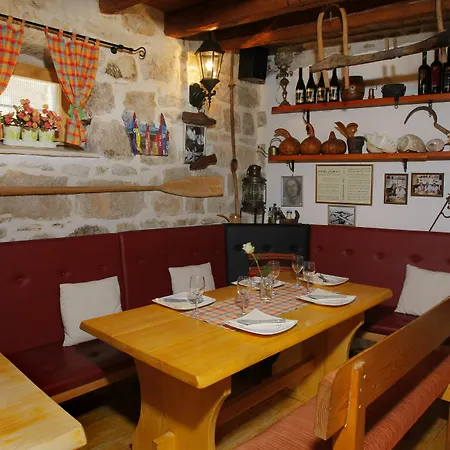 Konukevi Matejuska Heritage 3*